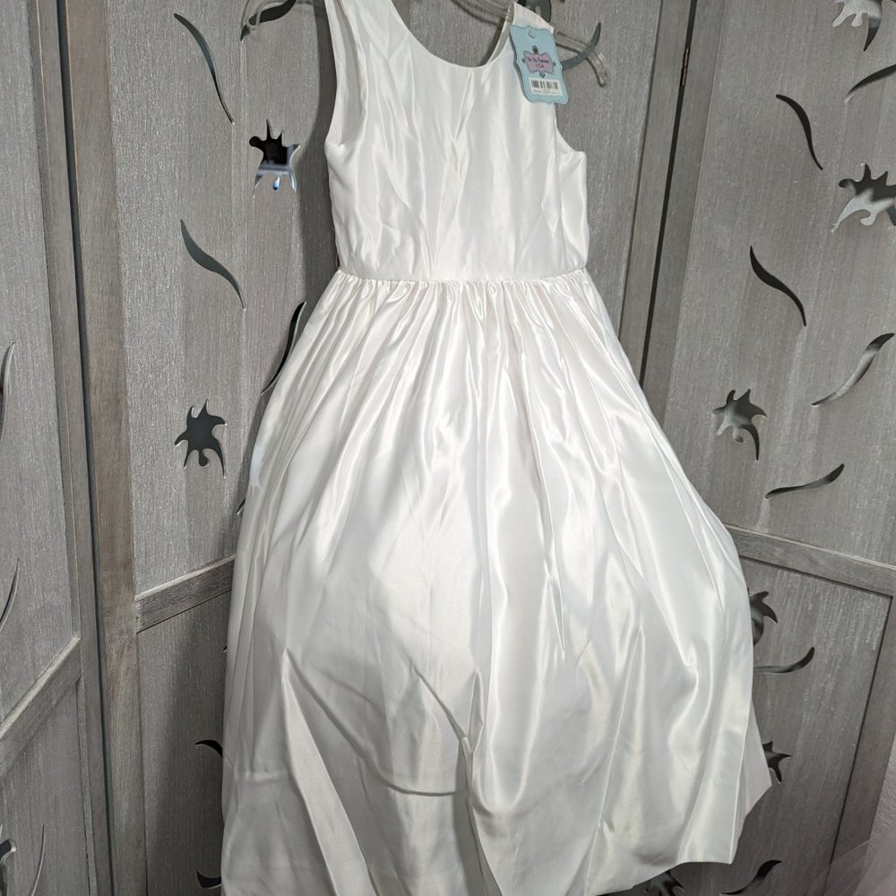 White Satin Girls' Formal Dress by Unknown Brand - Sleeveless - Picture 3 of 6